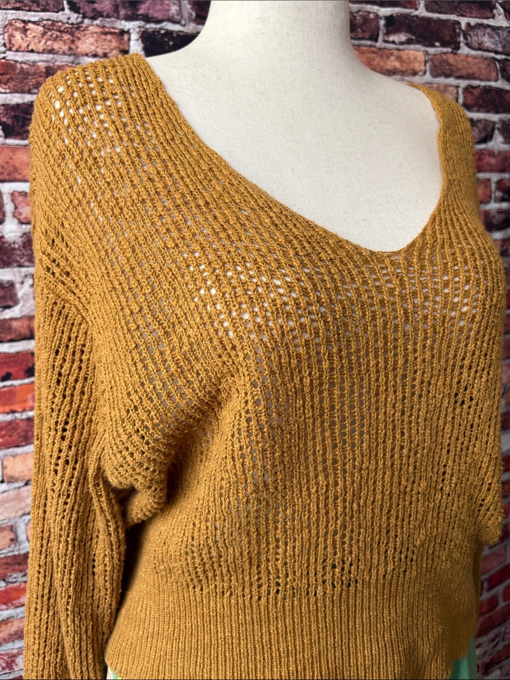 Billabong Ochre Open-Knit V-Neck Sweater Size Medium
